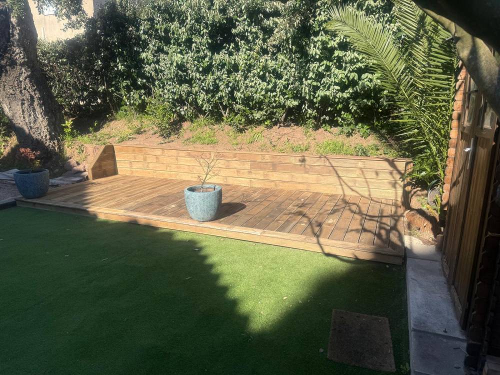 Terrasse en bois près de Versailles